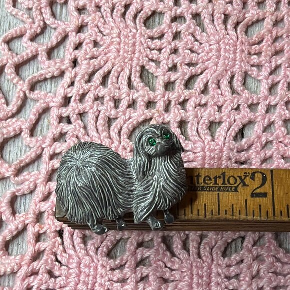 Vintage Gerry’S Painted Metal Brooch Pekingese Dog Pin Green Rhinestones - Picture 2 of 6